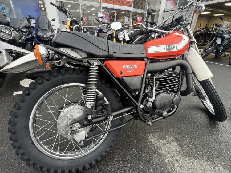 YAMAHA DT 2 250 